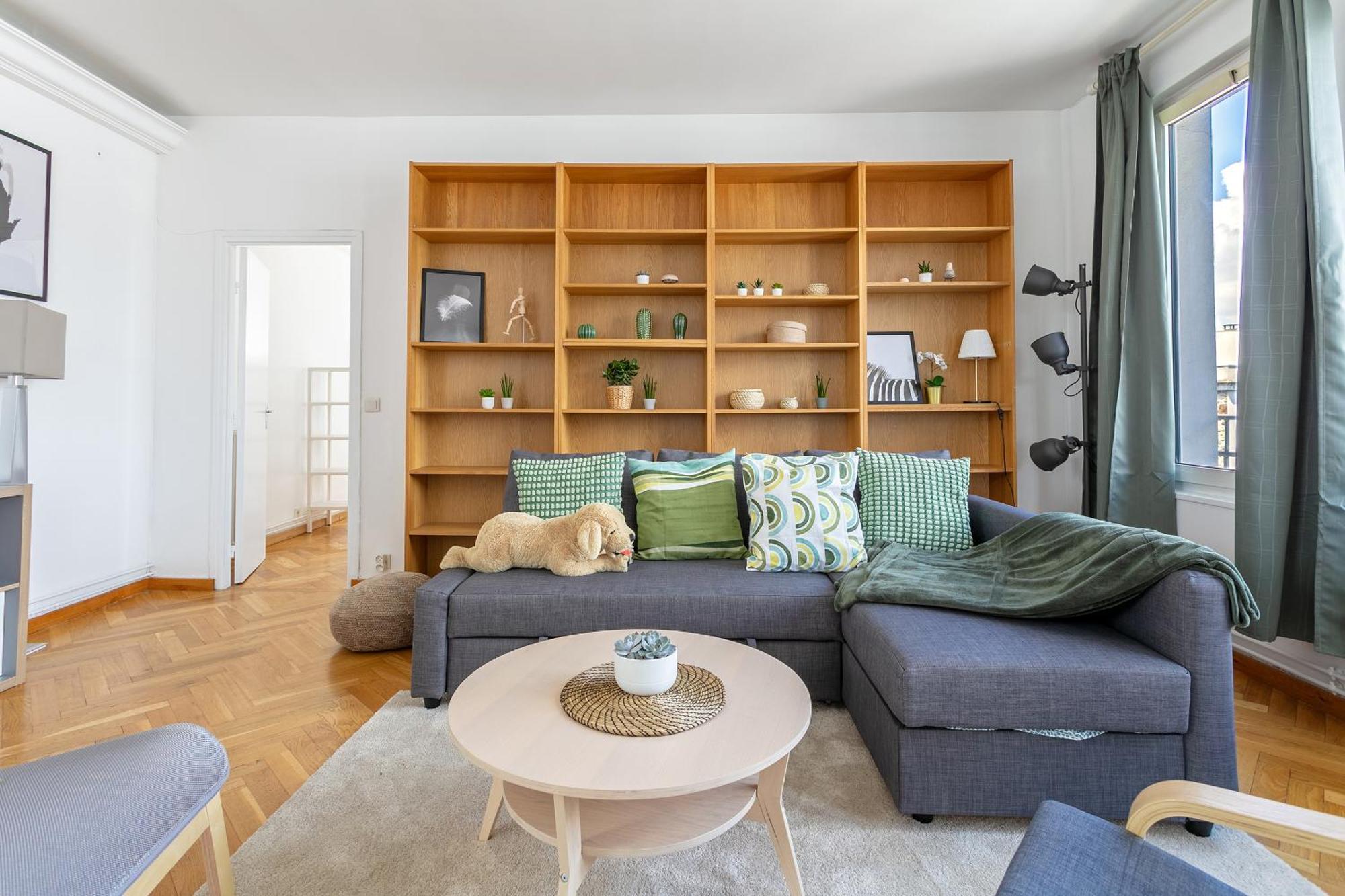 Parisian Penthouse With Large Terrasse Appartement